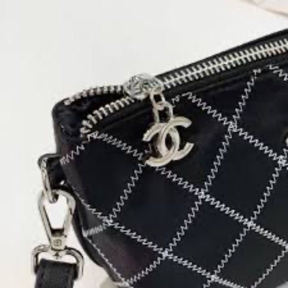 NWOT Chanel Wristlet pouch - Picture 2 of 8